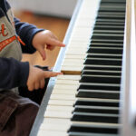 musica-divertida-aprende-a-tocar-el-piano-con-piano-tiles
